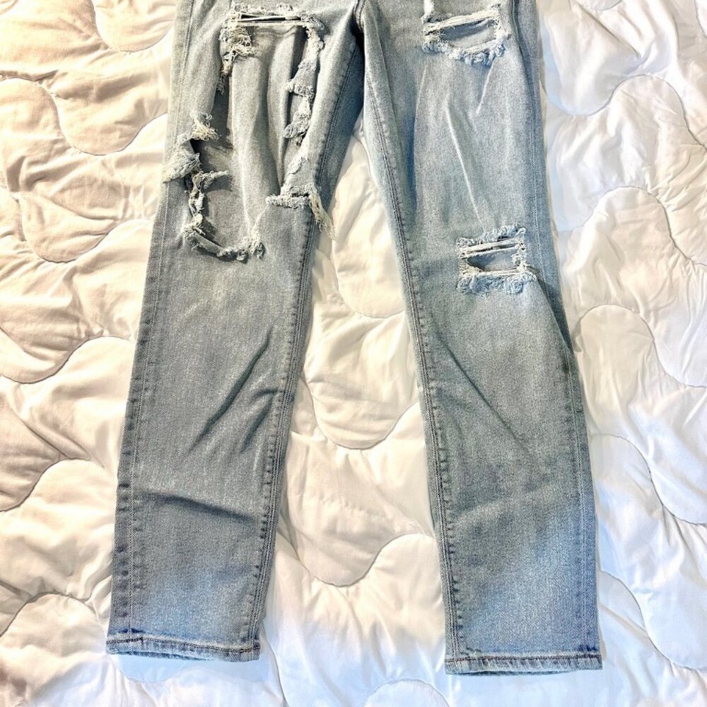 Light Wash American Eagle Jeans Size 4 Regular Inseam 26 inches straight